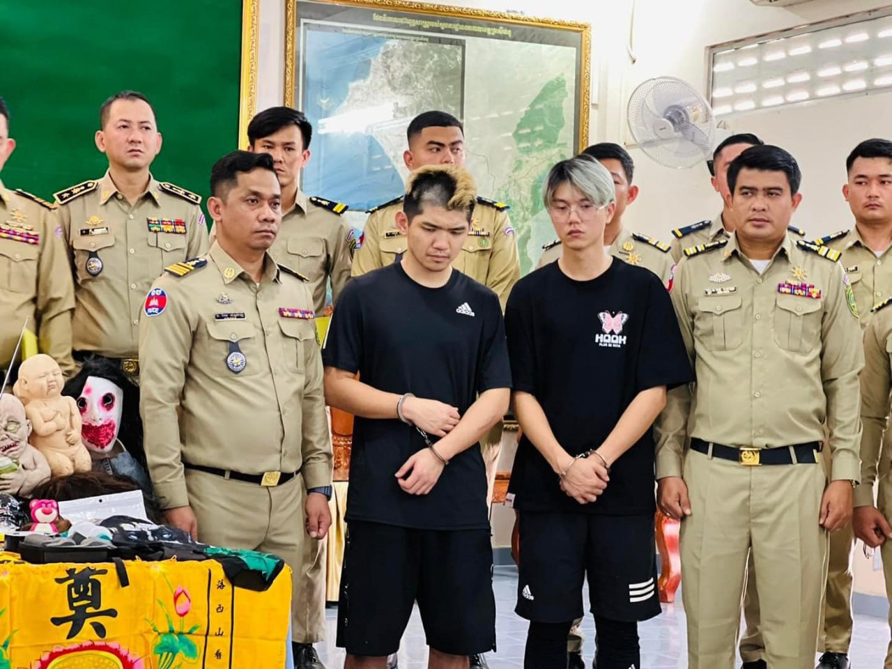 ចាប់ខ្លួនបុរសជនជាតិតៃវ៉ាន់២នាក់ បន្ទាប់ពីផលិតមាតិកាវីដេអូបង្កឱ្យប៉ះពាល់ដល់កិត្តិយស សន្ដិសុខសណ្ដាប់ធ្នាប់ និងទេសចរណ៍ ក្នុងខេត្តព្រះសីហនុ