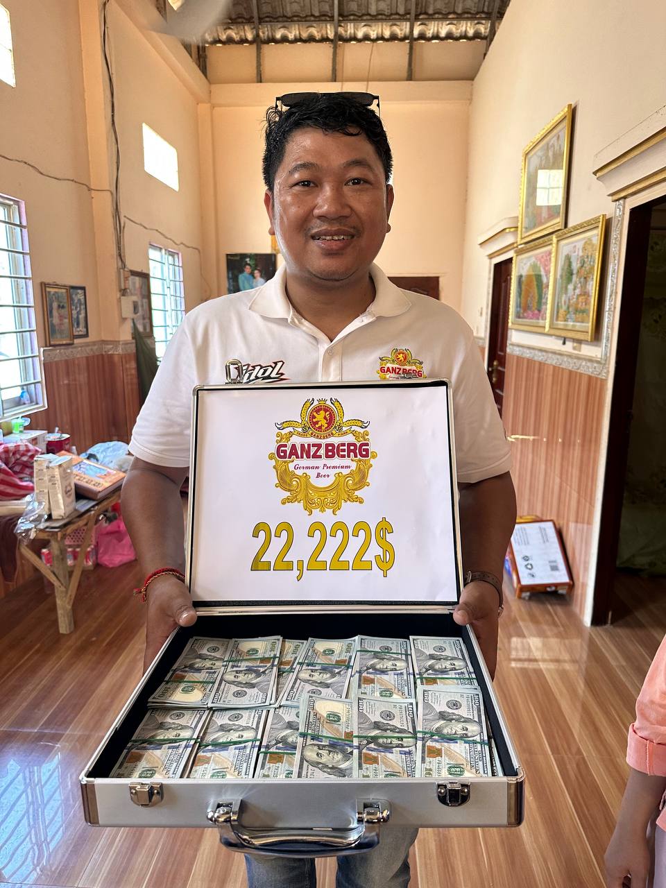 អបអរសាទរ គូស្វាមី ភរិយាថ្មី ឈ្នះរង្វាន់ទឹកប្រាក់សុទ្ធចំនួន ២២,២២២ ដុល្លារ វគ្គទី២ ក្នុងកម្មពិធីអាពាហ៍ពិពាហ៍រង្វាន់យក្សពី GANZBERG GANZBERG ឆ្ងាញ់ រង្វាន់យក្ស រង្វាន់ច្រើន
