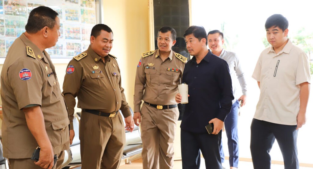 អនុវត្តតាមបទបញ្ជាសម្តេចធិបតី ហ៊ុន ម៉ាណែត សាលាស្រុកស្រែអំបិល រៀបចំការធ្វើតេស្ដរហ័សរកសារធាតុញៀនតាមទឹកមូត្រលើថ្នាក់ដឹកនាំ មន្រ្ដីរាជការ និងមន្រ្ដីកិច្ចសន្យា