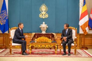សម្ដេចតេជោ ហ៊ុន សែន អនុញ្ញាតឱ្យឯកឧត្តម Jacques PELLET  ឯកអគ្គរដ្ឋទូតសាធារណរដ្ឋបារាំង ចូលជួបសម្ដែងការគួរសម និងជម្រាបលា