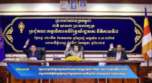 រដ្ឋសភាទទួលពិនិត្យសិក្សាសំណើរបស់តំណាងរាស្រ្តហត្ថលេខី១២៥រូប ដែលបានស្នើសុំធ្វើវិសោធនកម្មមាត្រា៣៣ ដើម្បីបើកផ្លូវរៀបចំក្របខ័ណ្ឌច្បាប់ដកសញ្ជាតិខ្មែរចំពោះពលរដ្ឋក្បត់ជាតិ និងក្បត់ពលរដ្ឋខ្លួន